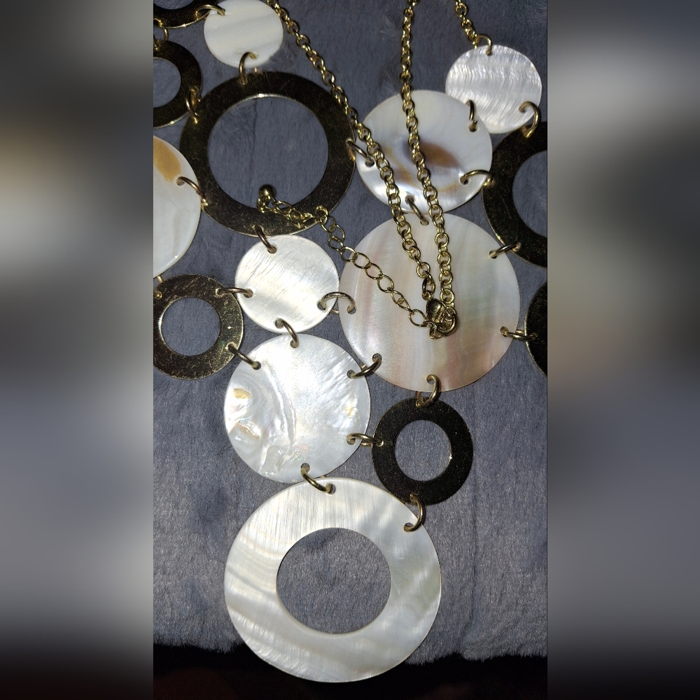 Mother Of Pearl Geometric Statement modern bib Necklace Goldtone - Picture 8 of 8